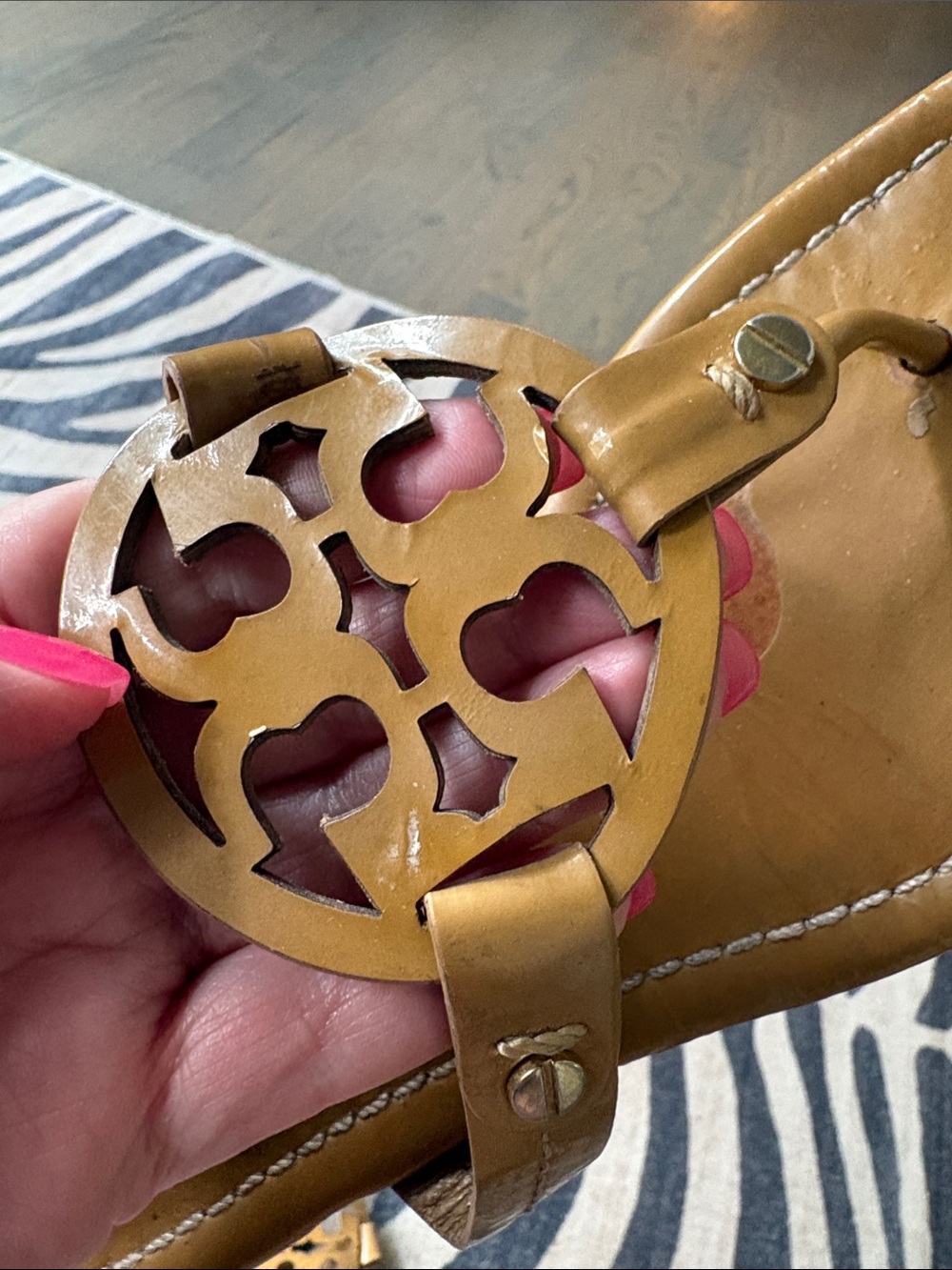 Tory Burch Miller sandals tan color cachets Patent Leather FAIR 7 - Picture 8 of 10